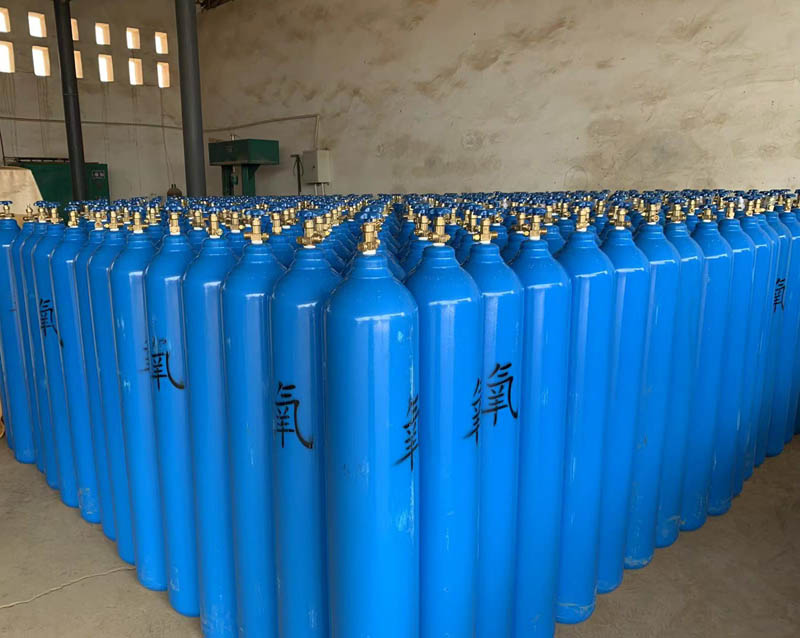 長途運輸氣瓶應文明裝卸、妥善固定、分類裝運